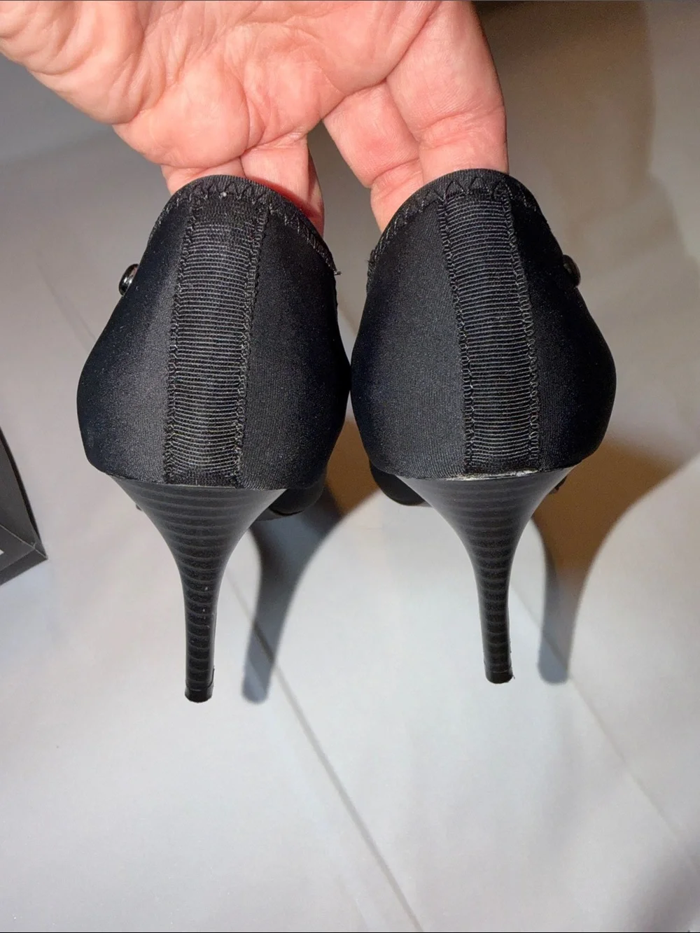 Simply Vera Vera Wang Black Classic High Heel Pumps Women's Size 8.5